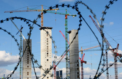 Do Cities or Suburbs Emit More Carbon Dioxide (CO2) Emissions?