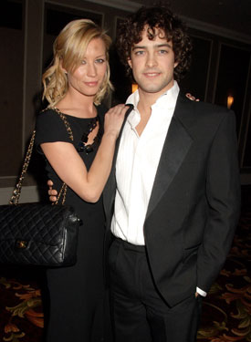 Roundup Of The Latest Entertainment News Stories — Denise Van Outen and Lee Mead Marry in Seychelles