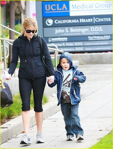 Reese takes Deacon to the doctors