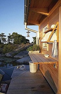 Summer Style: Take Up Residence on a Houseboat
