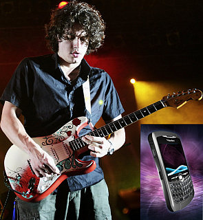 Sugar Shout Out: BlackBerry Joins John Mayer On Tour