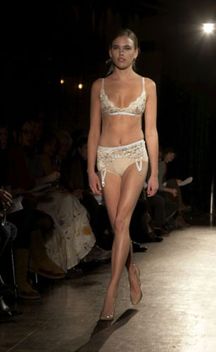 modesty_crystal modesty_crystal