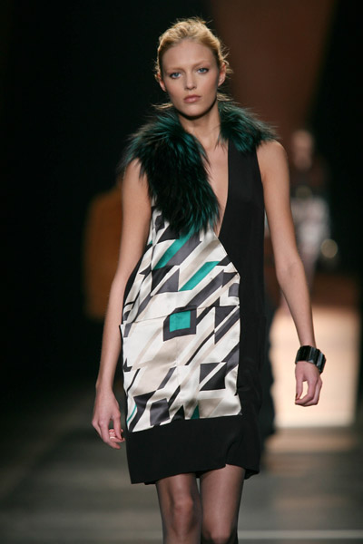 Modelwear_SGPI_12837282_600
