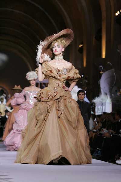Modelwalk_Tony_14482308_600 Modelwalk_Tony_14482308_600