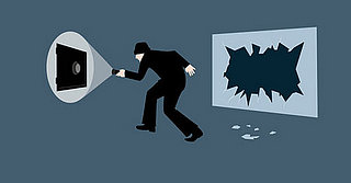 Fab Flash: Fashion Burglars on the Loose! 