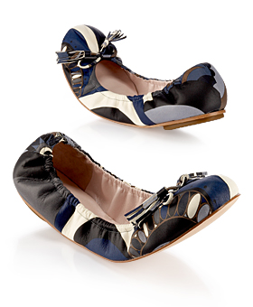 Guess Who Designed These Fun Flexy Flats Guess Who Designed These Fun Flexy Flats