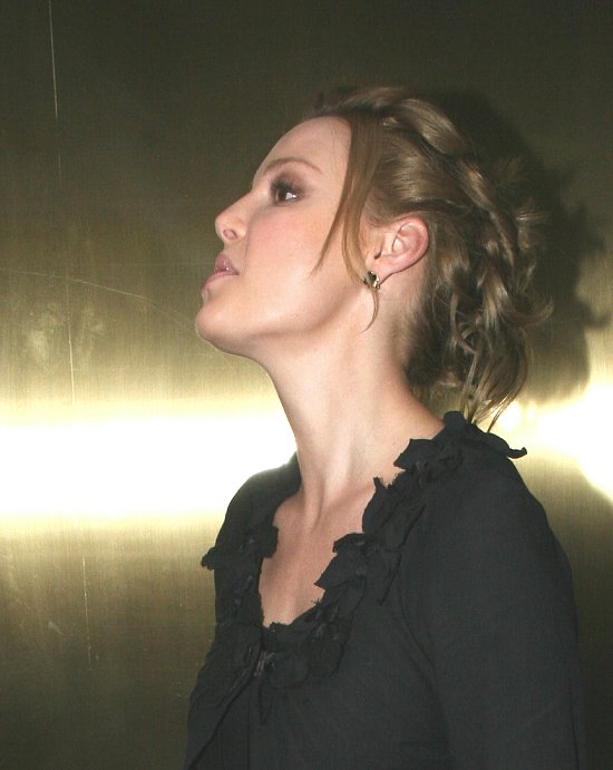 katehrine_heigl_smokes_02_wenn1338228