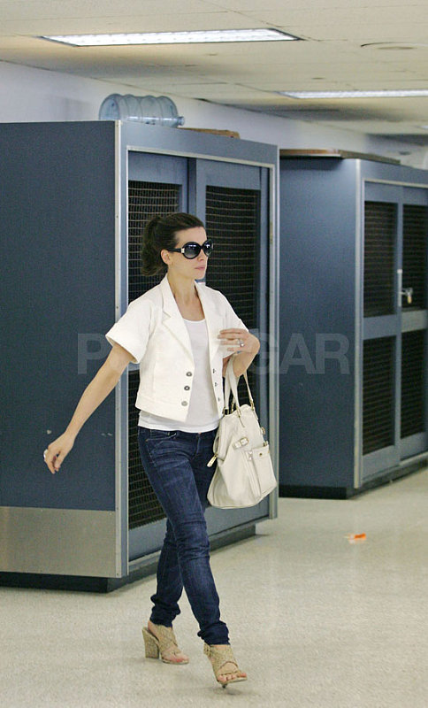 70603j9_beckinsale_b_gr_23 copy 70603j9_beckinsale_b_gr_23 copy