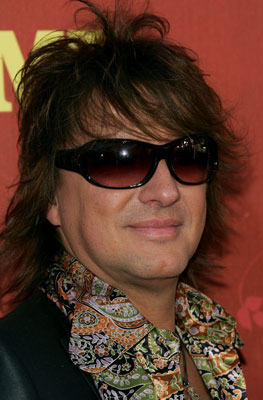 Sugar Bits - Richie Sambora Completes Rehab