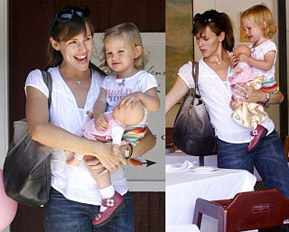 Breaking News: Violet Affleck Is Not Wearing Crocs