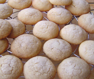 Almond Macaroons for Passover