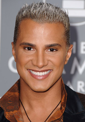 Does ANTM's Jay Manuel Wear Too Much Makeup?