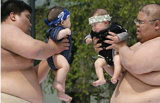 "Baby-Cry Sumo" Contest