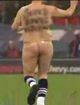 This Streaker Means Business
