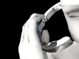 Totally Geeky or Geek Chic? The Cell Phone Bracelet