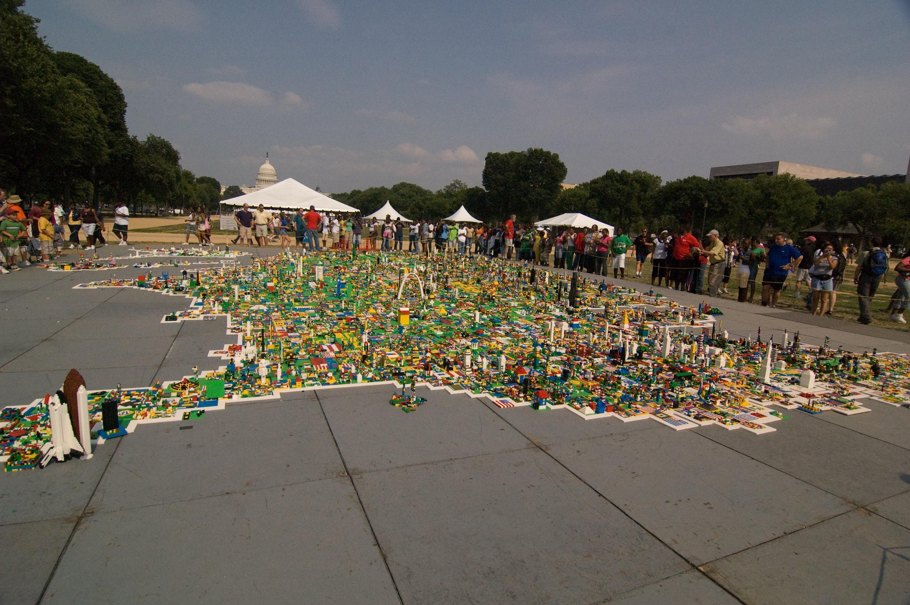lego_nyc_3_wenn1453251 lego_nyc_3_wenn1453251