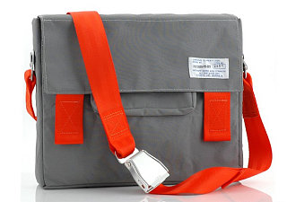 Masculine Laptop Bag: Airplane Chic?