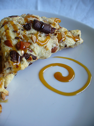 Yummy Link: Dark Chocolate, Roasted Almond and Toffee Scones