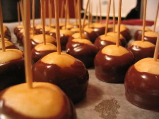 I Heart Candy: PB Buckeyes Take Home The Apron!