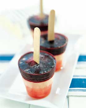 Make Red, White, & Blue Popsicles For the 4th