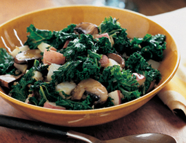 Fast & Easy Dinner: Braised Kale, Potatoes & Mushrooms