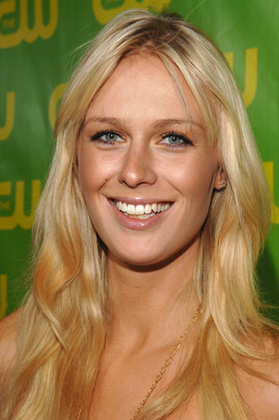 CariDeeEng_Cohen_12304465_600 CariDeeEng_Cohen_12304465_600