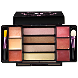 Tuesday Giveaway! Too Faced Glamour to Go Palette Tuesday Giveaway! Too Faced Glamour to Go Palette