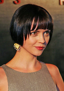 Love It or Hate It? Christina Ricci's Short Bob