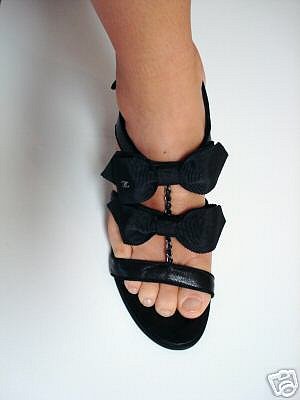 CHANEL couture black TRIPLE BOW RUNWAY shoe $800 35 39 - (eBay item 260169392650 end time Oct-16-07 11:43:59 PDT)