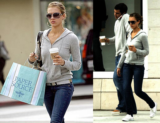Sorry Boys, Jessica Alba Won't Get Naked