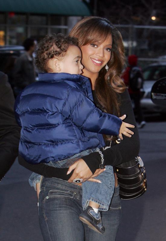 beyonce_knowles_061204_25 beyonce_knowles_061204_25