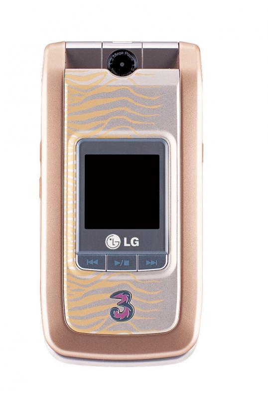 LG and Prada Team Up to Make Designer Phone