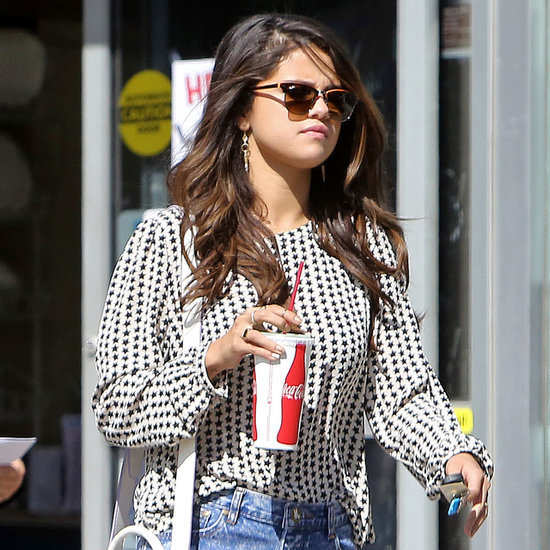 Selena Gomez Gets Served For a Justin Bieber Lawsuit